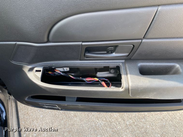 image for item JL9078 2011 Ford Crown Victoria Police Interceptor