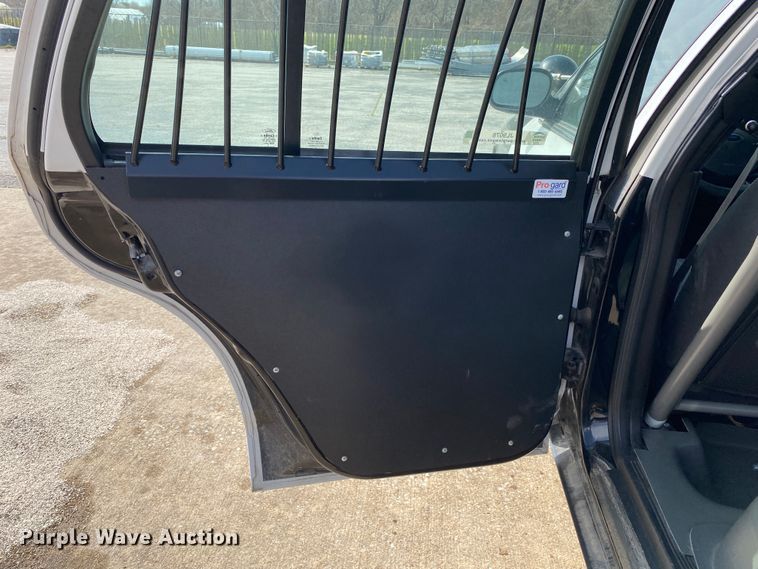 image for item JL9078 2011 Ford Crown Victoria Police Interceptor