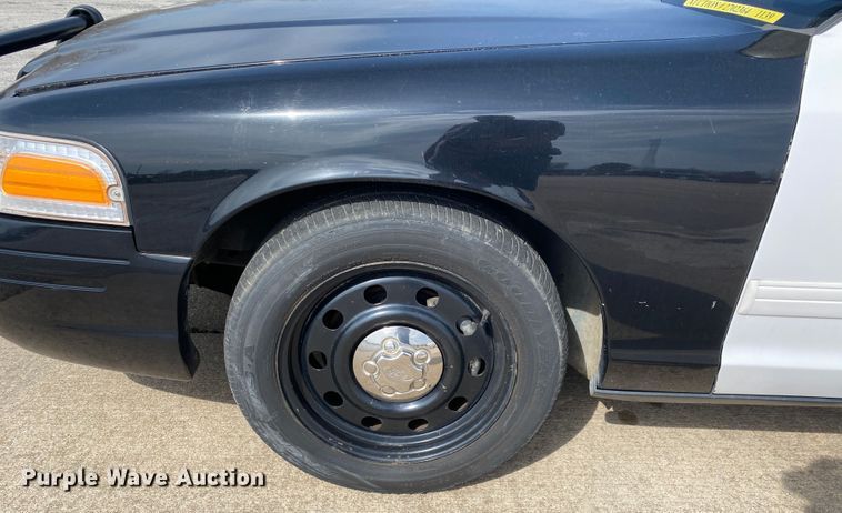 image for item JL9078 2011 Ford Crown Victoria Police Interceptor