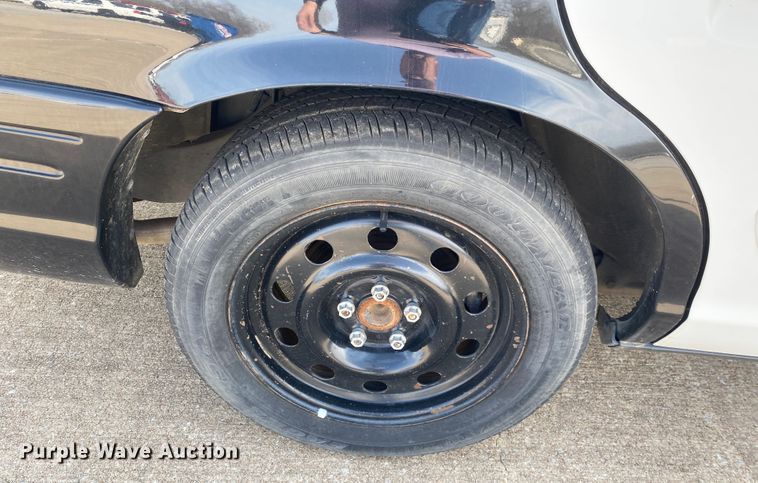 image for item JL9078 2011 Ford Crown Victoria Police Interceptor