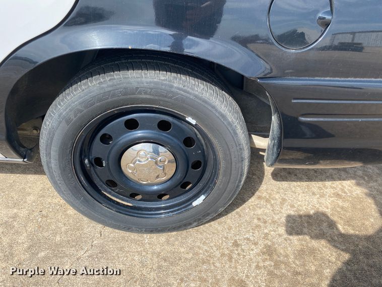 image for item JL9078 2011 Ford Crown Victoria Police Interceptor