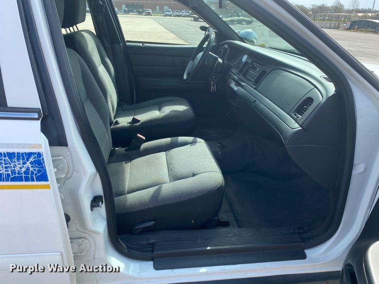 image for item JL9080 2008 Ford Crown Victoria Police Interceptor