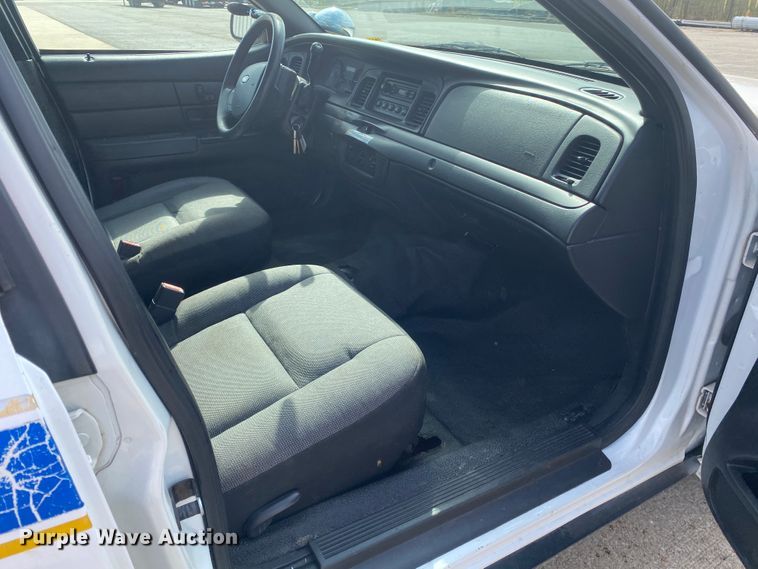 image for item JL9080 2008 Ford Crown Victoria Police Interceptor