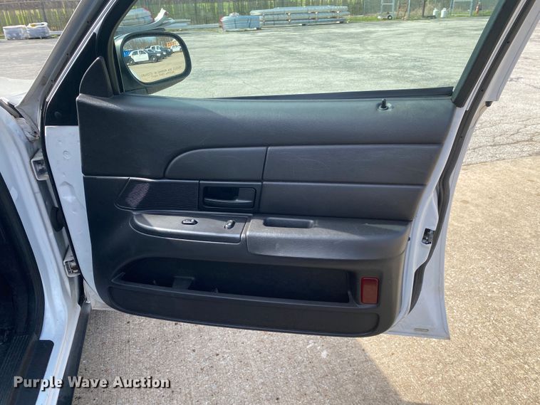 image for item JL9080 2008 Ford Crown Victoria Police Interceptor