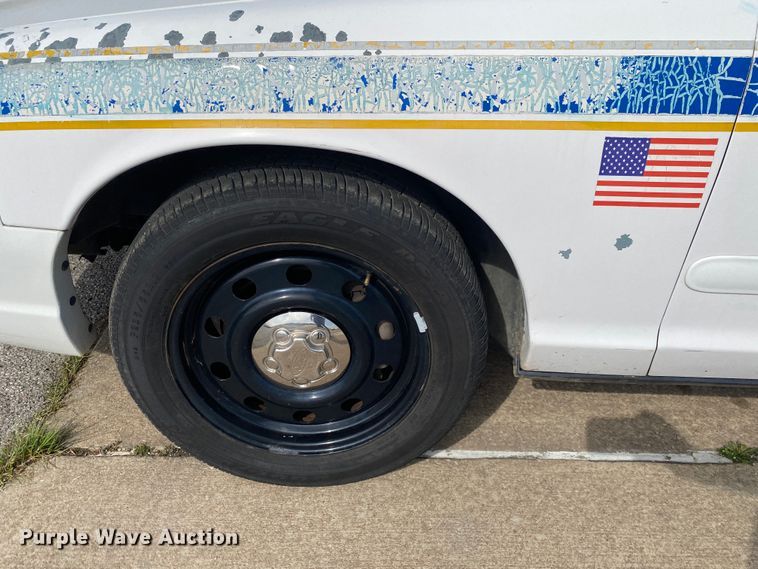 image for item JL9080 2008 Ford Crown Victoria Police Interceptor
