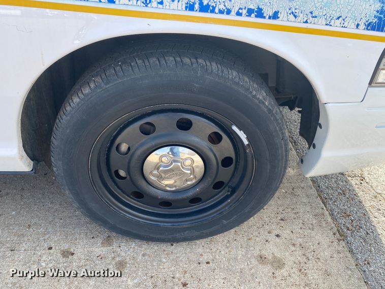 image for item JL9080 2008 Ford Crown Victoria Police Interceptor