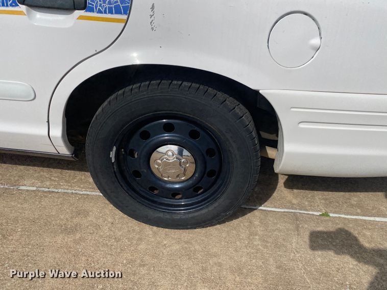 image for item JL9080 2008 Ford Crown Victoria Police Interceptor