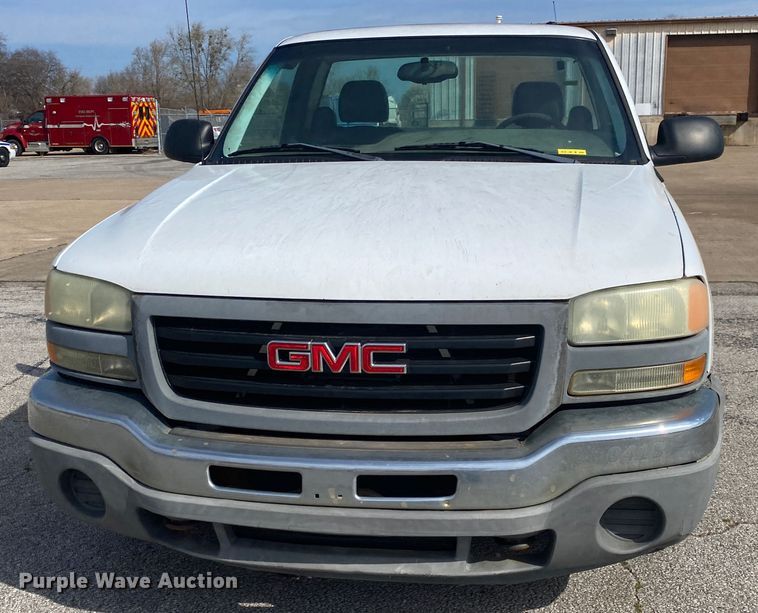 image for item JL9081 2004 GMC Sierra 1500  pickup truck