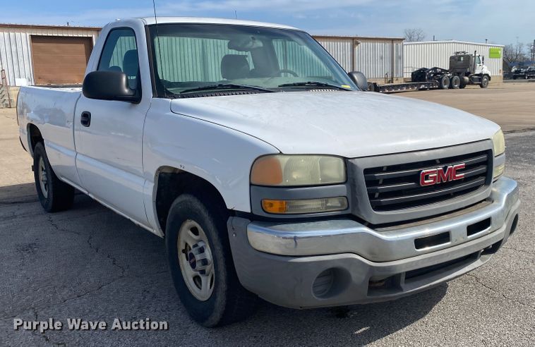 image for item JL9081 2004 GMC Sierra 1500  pickup truck