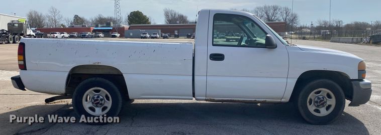 image for item JL9081 2004 GMC Sierra 1500  pickup truck