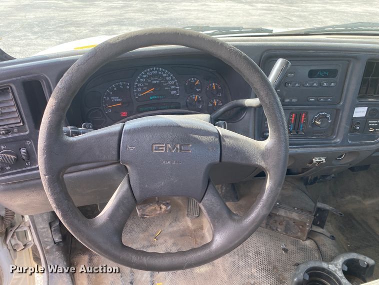 image for item JL9081 2004 GMC Sierra 1500  pickup truck