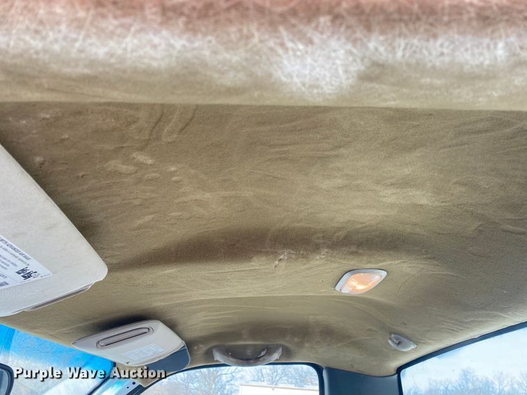 image for item JL9081 2004 GMC Sierra 1500  pickup truck