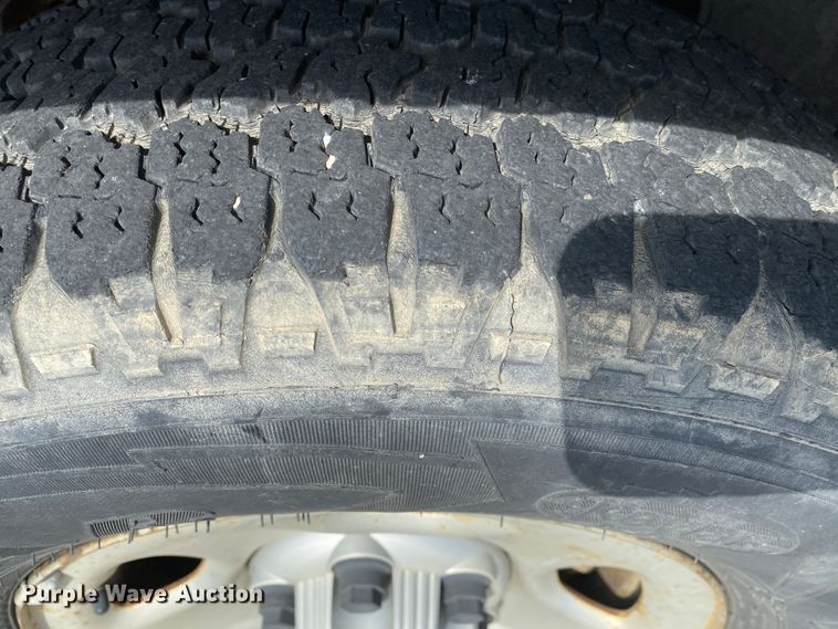 image for item JL9081 2004 GMC Sierra 1500  pickup truck