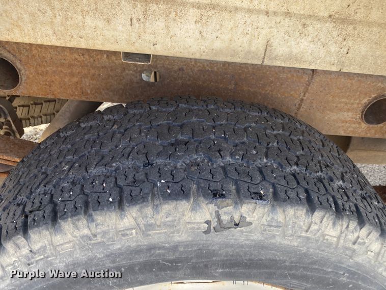 image for item JL9081 2004 GMC Sierra 1500  pickup truck