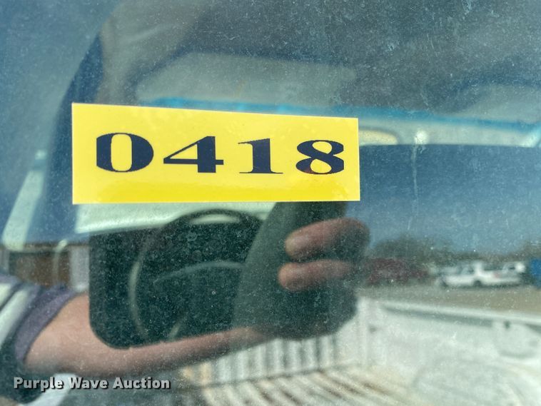 image for item JL9081 2004 GMC Sierra 1500  pickup truck