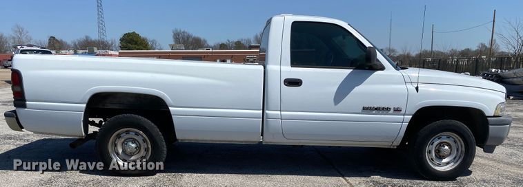 image for item JL9082 2001 Dodge Ram 1500  pickup truck
