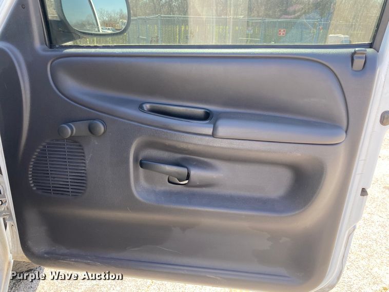 image for item JL9082 2001 Dodge Ram 1500  pickup truck