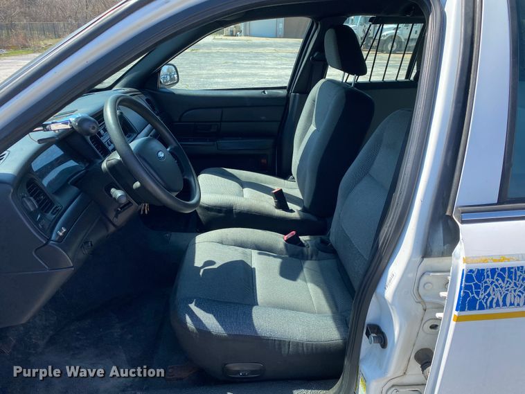 image for item JL9083 2008 Ford Crown Victoria Police Interceptor