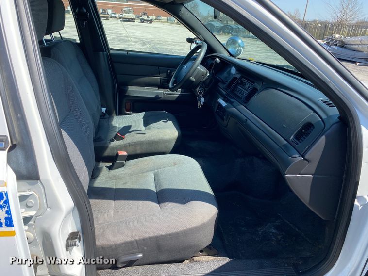 image for item JL9083 2008 Ford Crown Victoria Police Interceptor