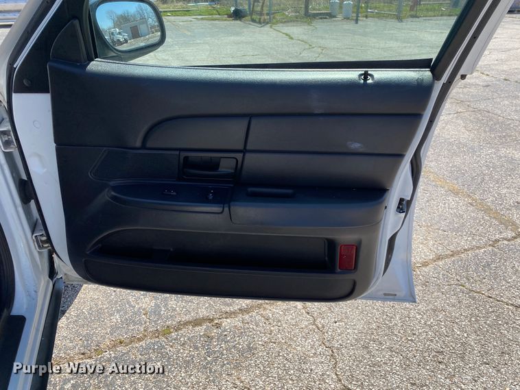 image for item JL9083 2008 Ford Crown Victoria Police Interceptor