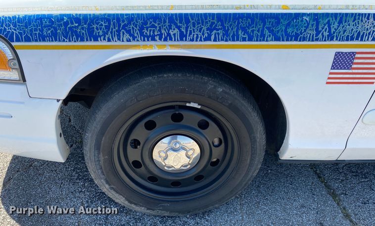 image for item JL9083 2008 Ford Crown Victoria Police Interceptor