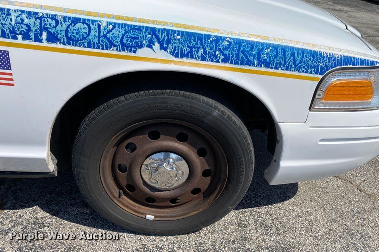 image for item JL9083 2008 Ford Crown Victoria Police Interceptor