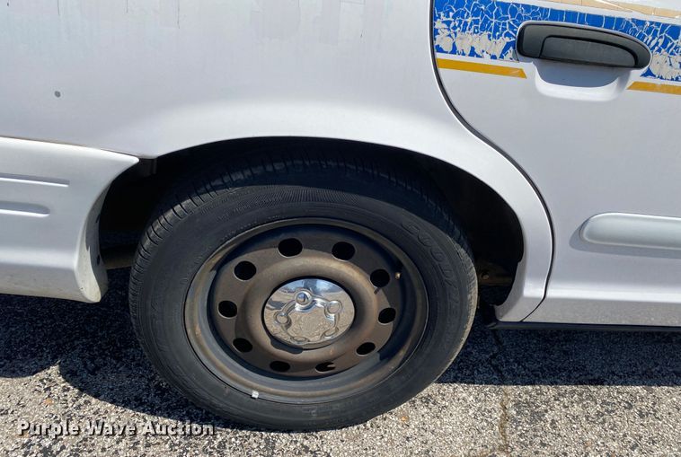 image for item JL9083 2008 Ford Crown Victoria Police Interceptor