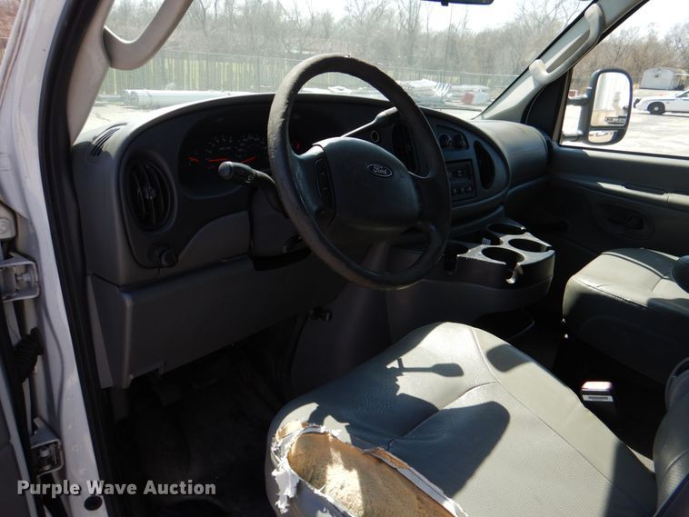 image for item JL9084 2007 Ford E150  van