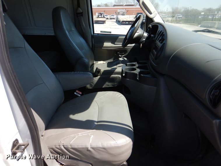 image for item JL9084 2007 Ford E150  van