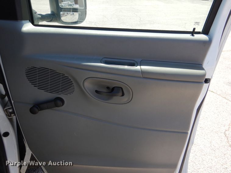 image for item JL9084 2007 Ford E150  van