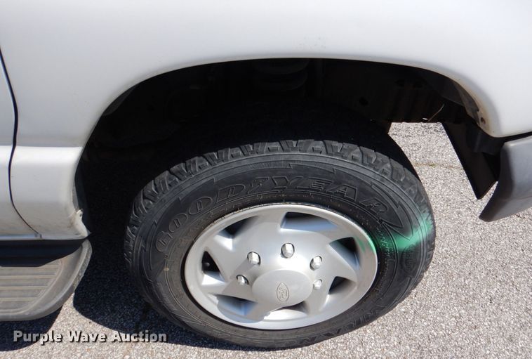 image for item JL9084 2007 Ford E150  van