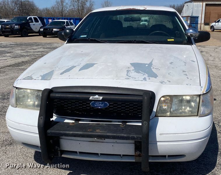 image for item JL9085 2005 Ford Crown Victoria Police Interceptor