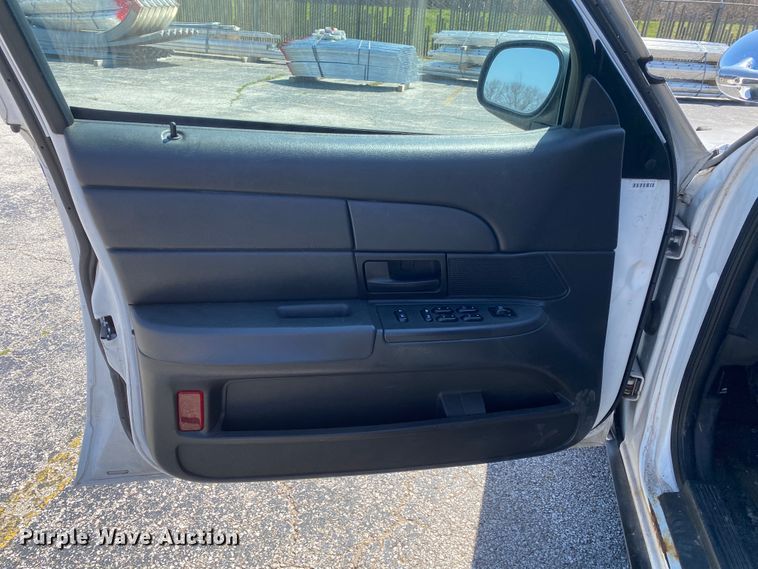 image for item JL9085 2005 Ford Crown Victoria Police Interceptor