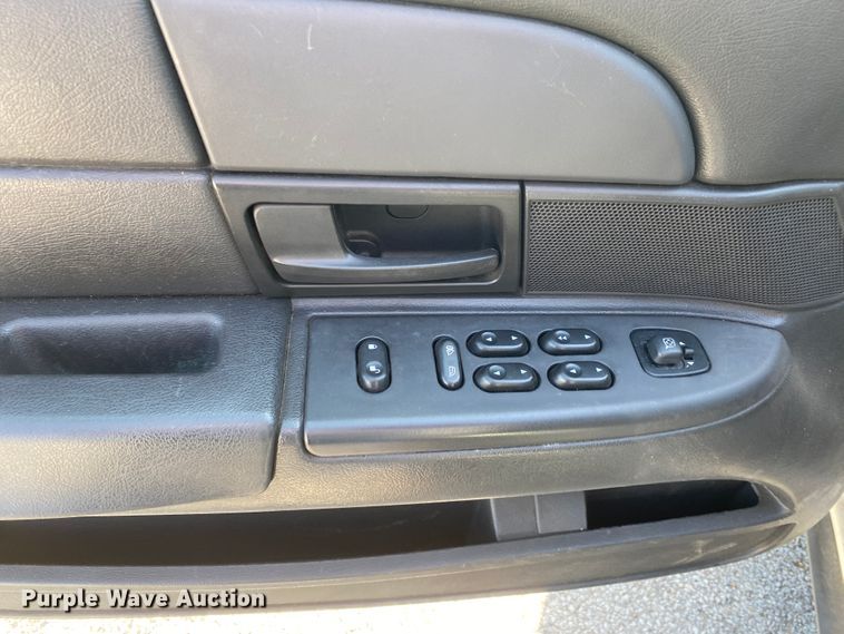 image for item JL9085 2005 Ford Crown Victoria Police Interceptor