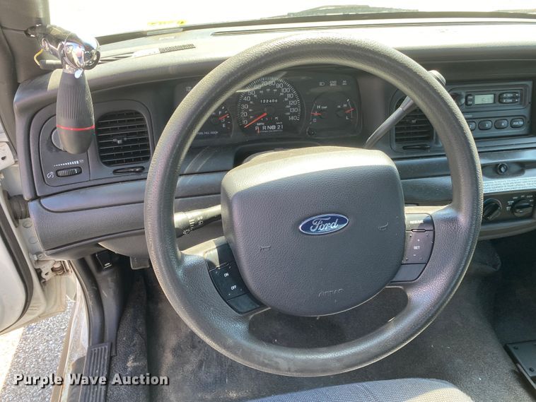 image for item JL9085 2005 Ford Crown Victoria Police Interceptor