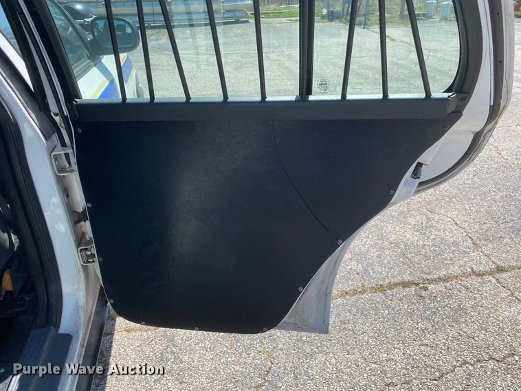 image for item JL9085 2005 Ford Crown Victoria Police Interceptor