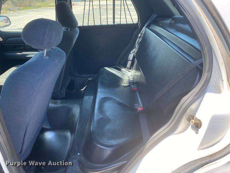 image for item JL9085 2005 Ford Crown Victoria Police Interceptor