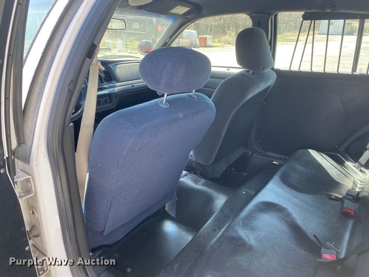 image for item JL9085 2005 Ford Crown Victoria Police Interceptor