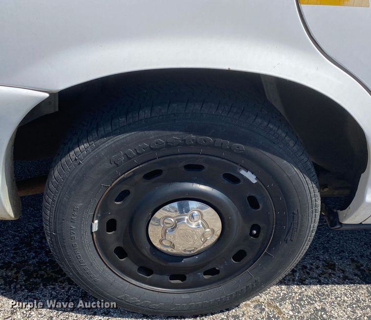 image for item JL9085 2005 Ford Crown Victoria Police Interceptor