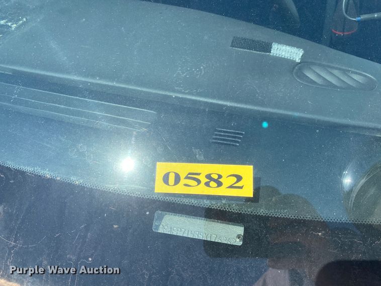 image for item JL9085 2005 Ford Crown Victoria Police Interceptor