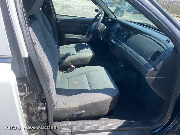 image for item JL9086 2011 Ford Crown Victoria Police Interecptor