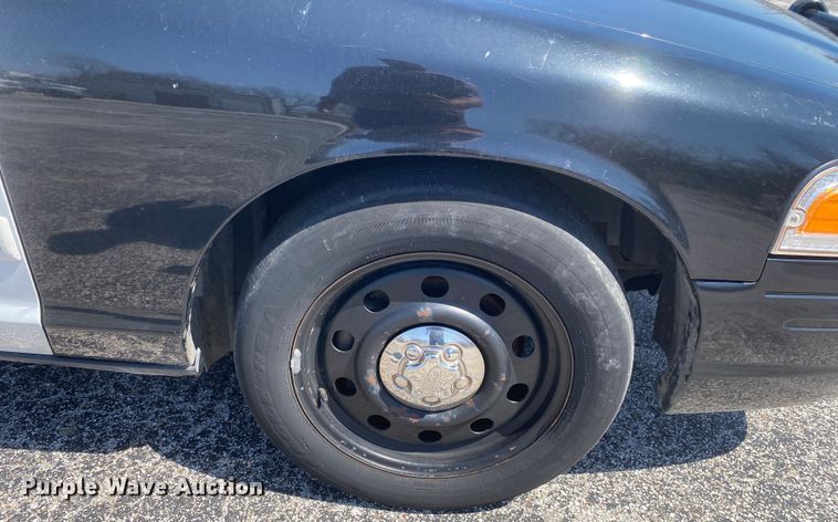 image for item JL9086 2011 Ford Crown Victoria Police Interecptor