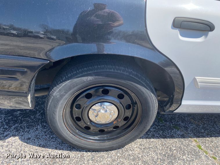 image for item JL9086 2011 Ford Crown Victoria Police Interecptor