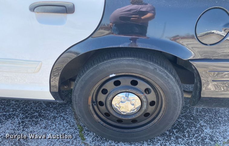 image for item JL9086 2011 Ford Crown Victoria Police Interecptor