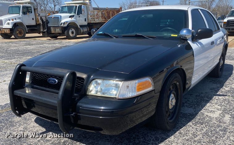 image for item JL9087 2011 Ford Crown Victoria Police Interceptor