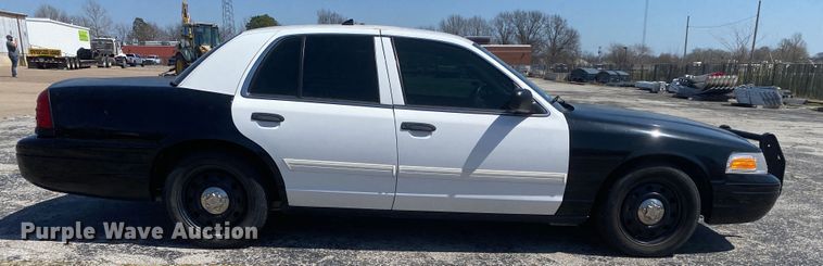 image for item JL9087 2011 Ford Crown Victoria Police Interceptor