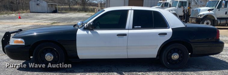 image for item JL9087 2011 Ford Crown Victoria Police Interceptor