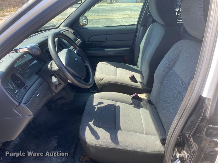 image for item JL9087 2011 Ford Crown Victoria Police Interceptor