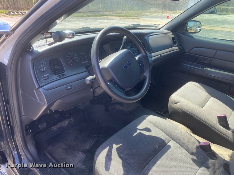 image for item JL9087 2011 Ford Crown Victoria Police Interceptor