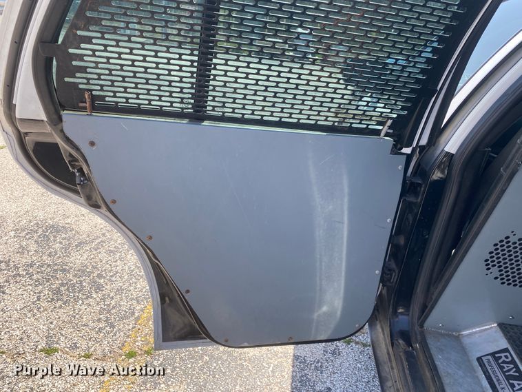 image for item JL9087 2011 Ford Crown Victoria Police Interceptor